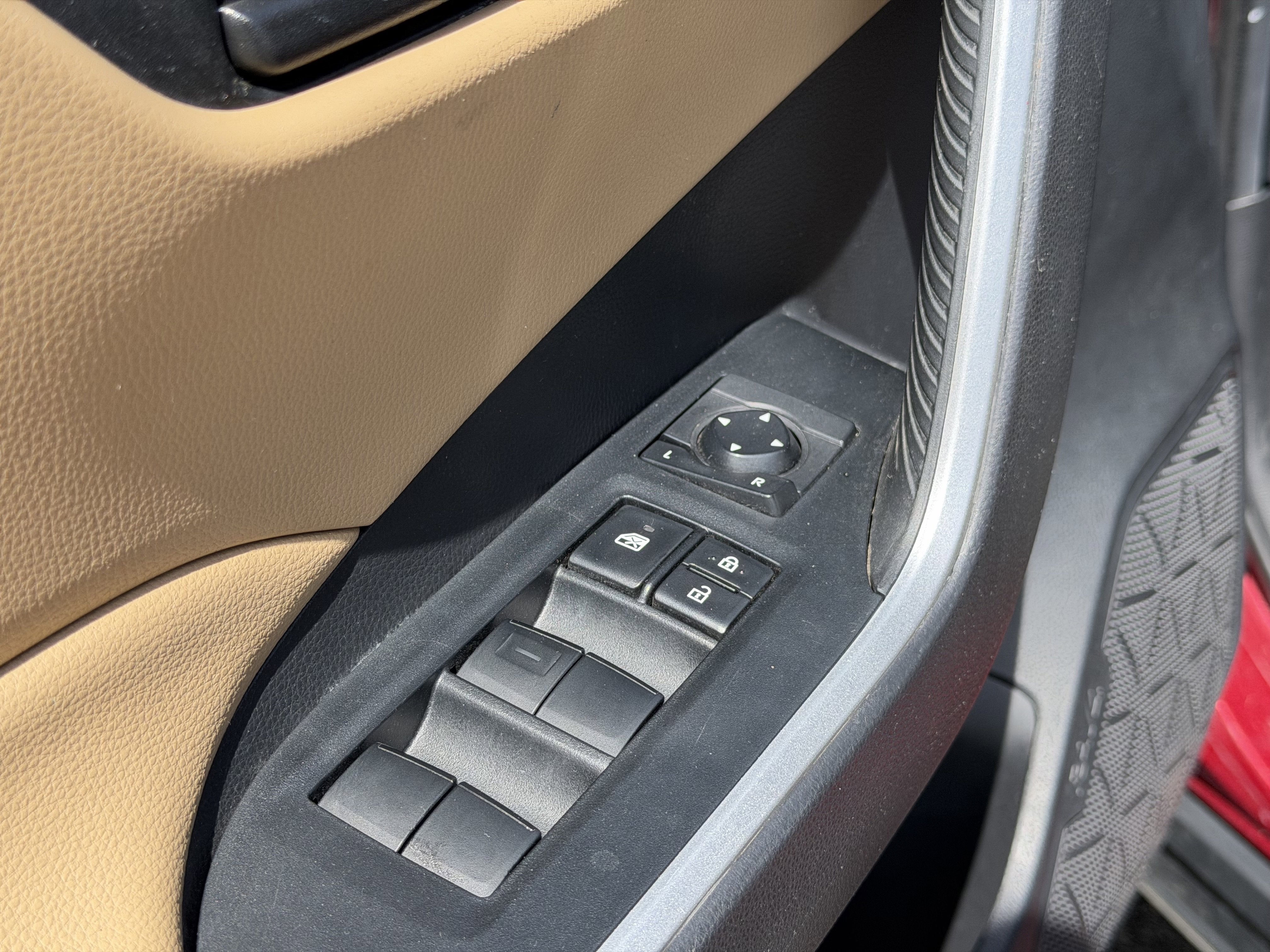 2020 Toyota RAV4 Hybrid LE