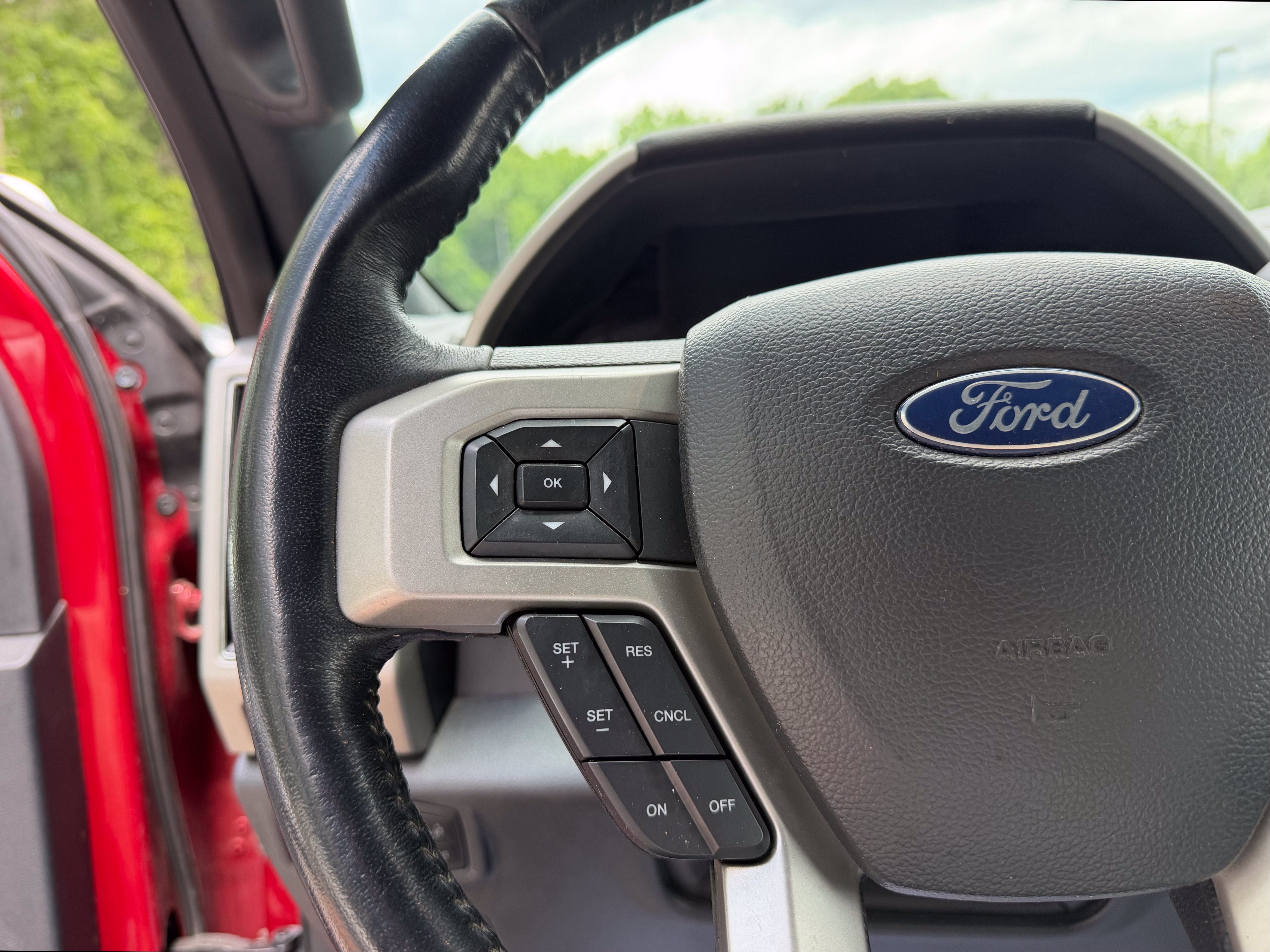 2022 Ford F-350SD Lariat