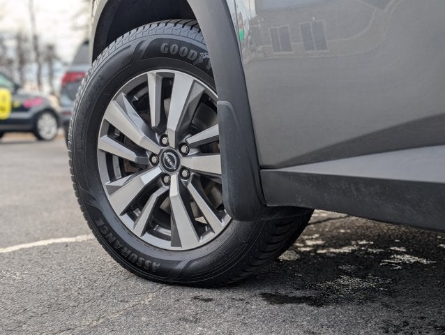 2022 Nissan Pathfinder SL