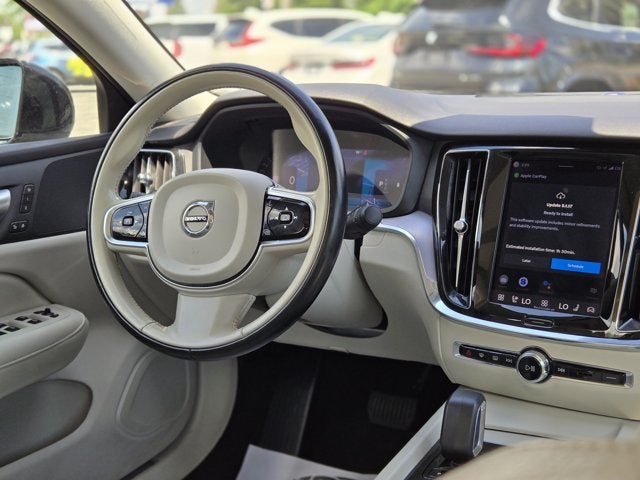 2024 Volvo S60 B5 Core Dark Theme
