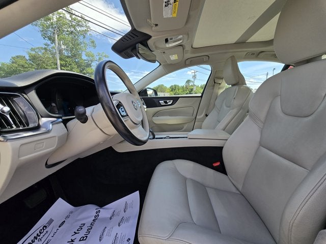 2024 Volvo S60 B5 Core Dark Theme