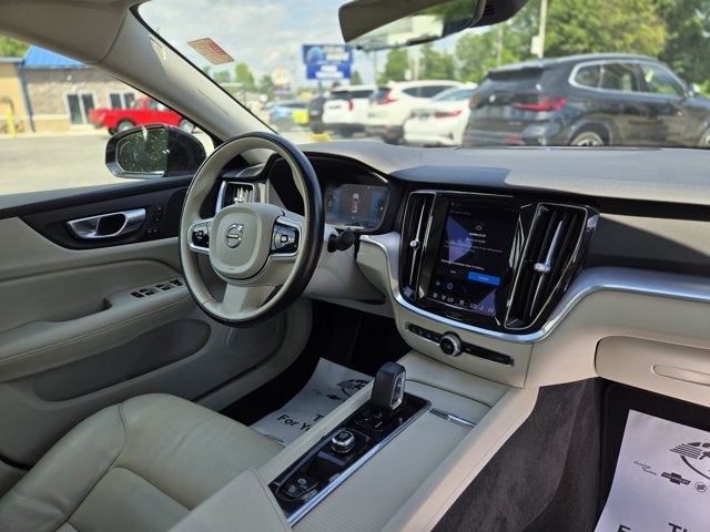 2024 Volvo S60 B5 Core Dark Theme