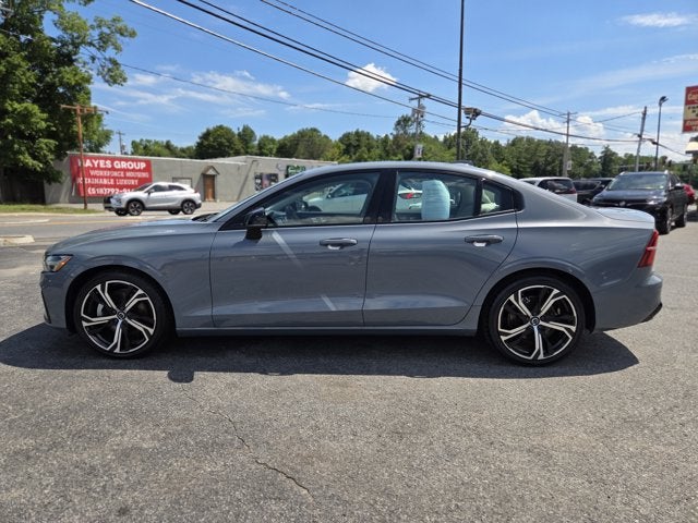 2024 Volvo S60 B5 Core Dark Theme